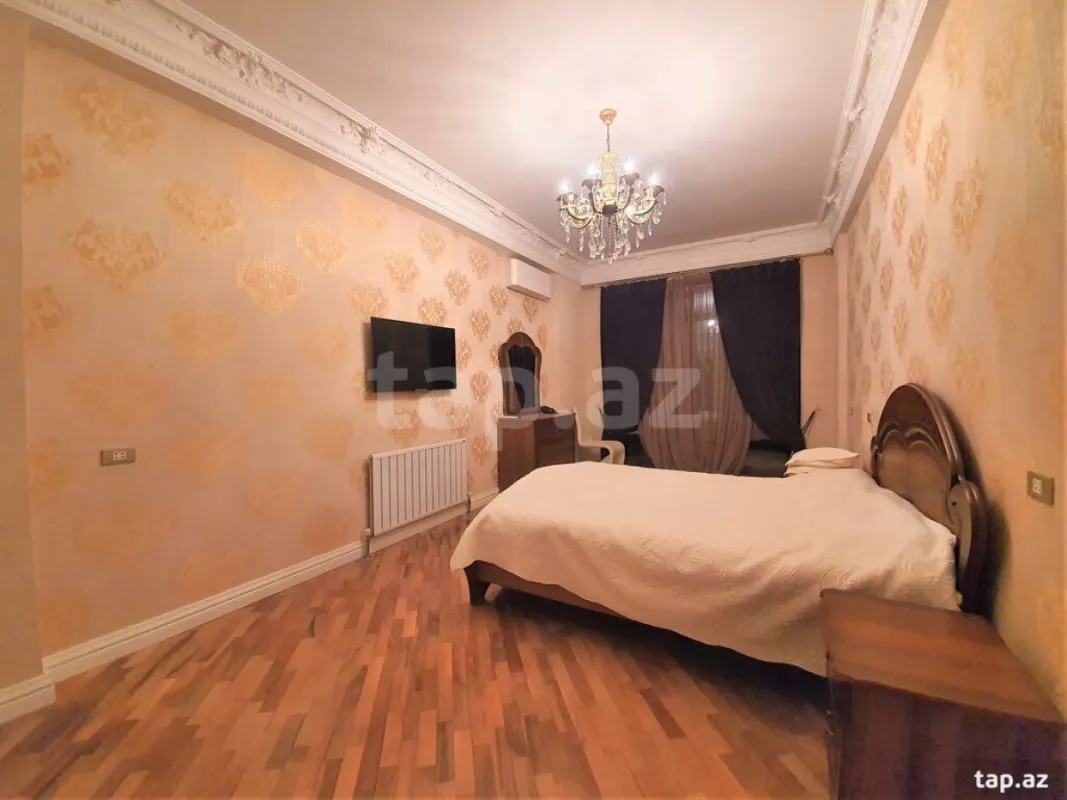 Kirayə verilir 3 otaqlı yeni tikili 200 m²