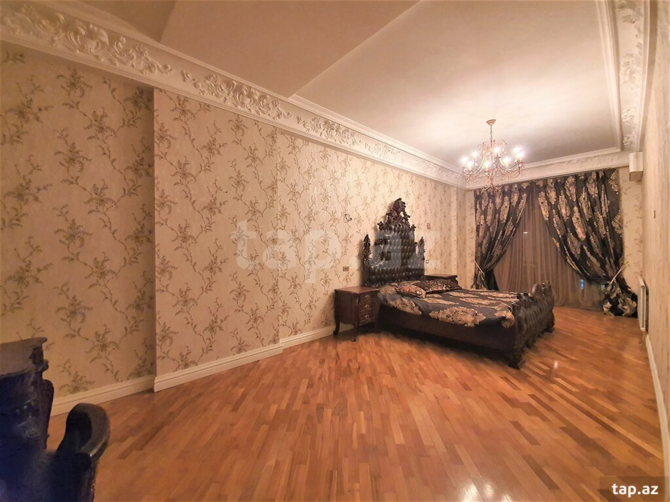 Kirayə verilir 3 otaqlı yeni tikili 200 m²