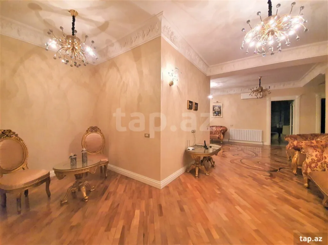 Kirayə verilir 3 otaqlı yeni tikili 200 m²