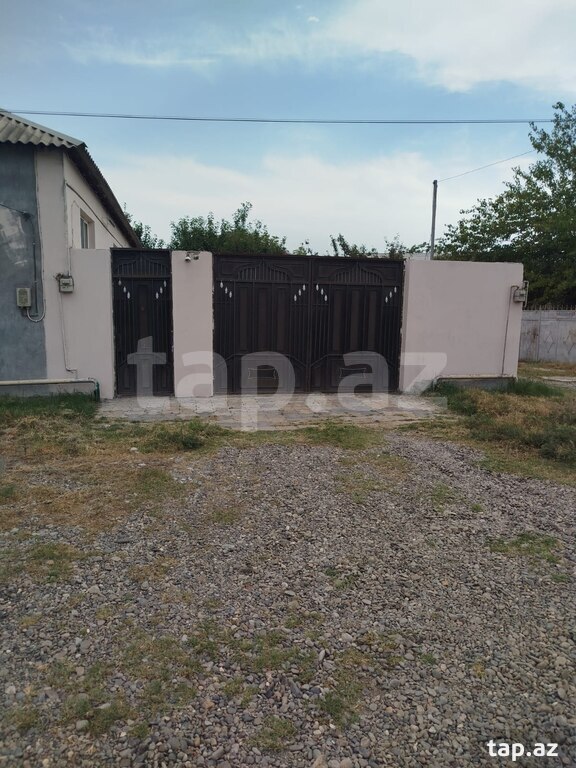 Satılır 4 otaqlı həyət evi 122 m²