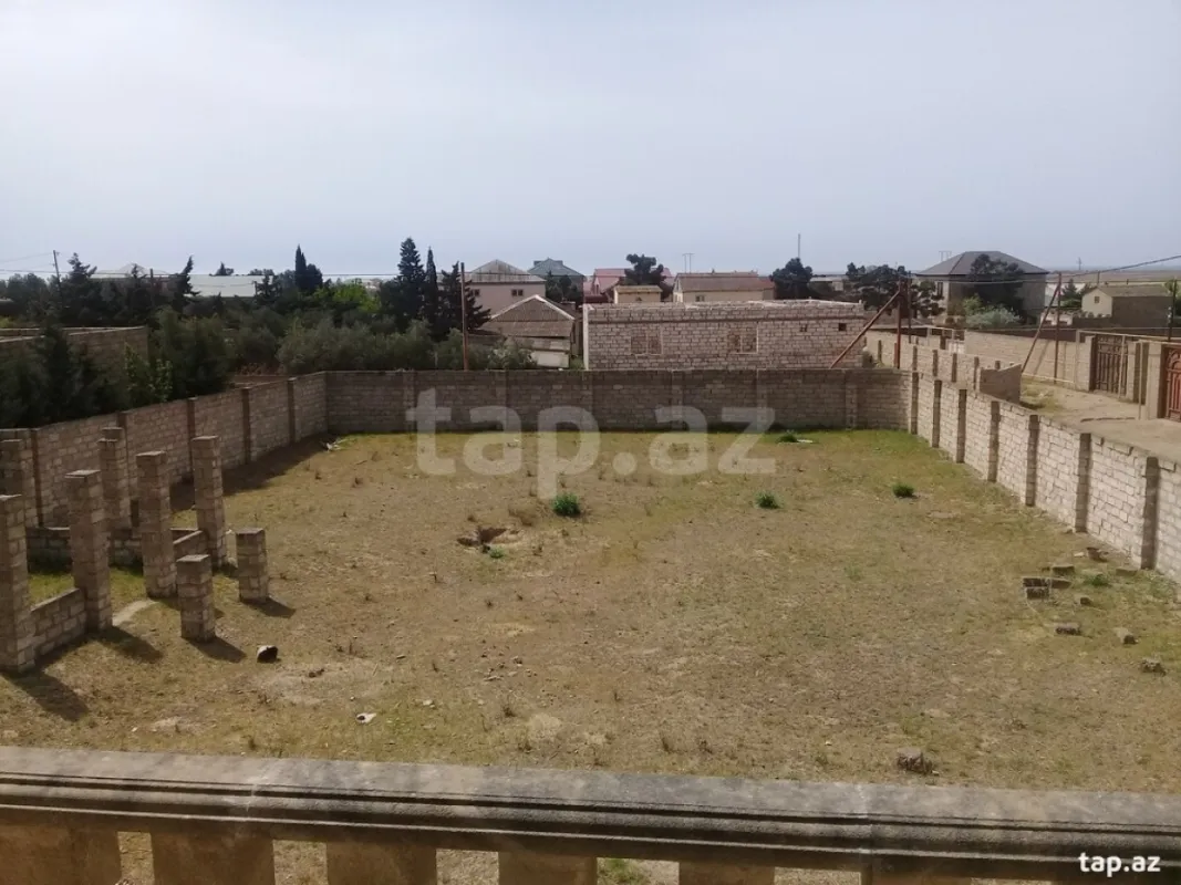 Satılır 5 otaqlı həyət evi