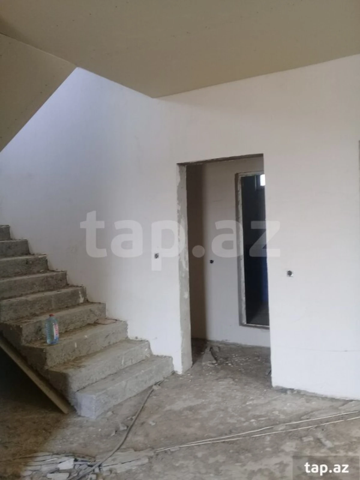 Satılır 5 otaqlı həyət evi