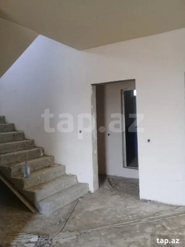 Satılır 5 otaqlı həyət evi