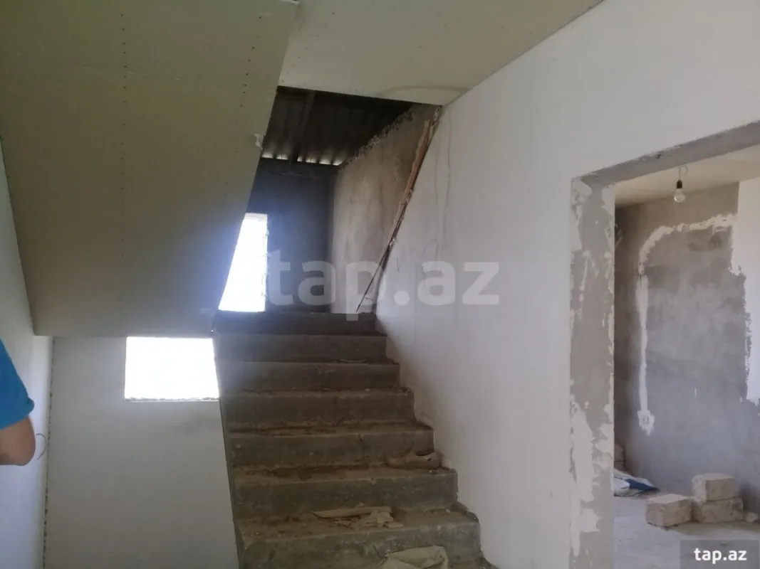 Satılır 5 otaqlı həyət evi