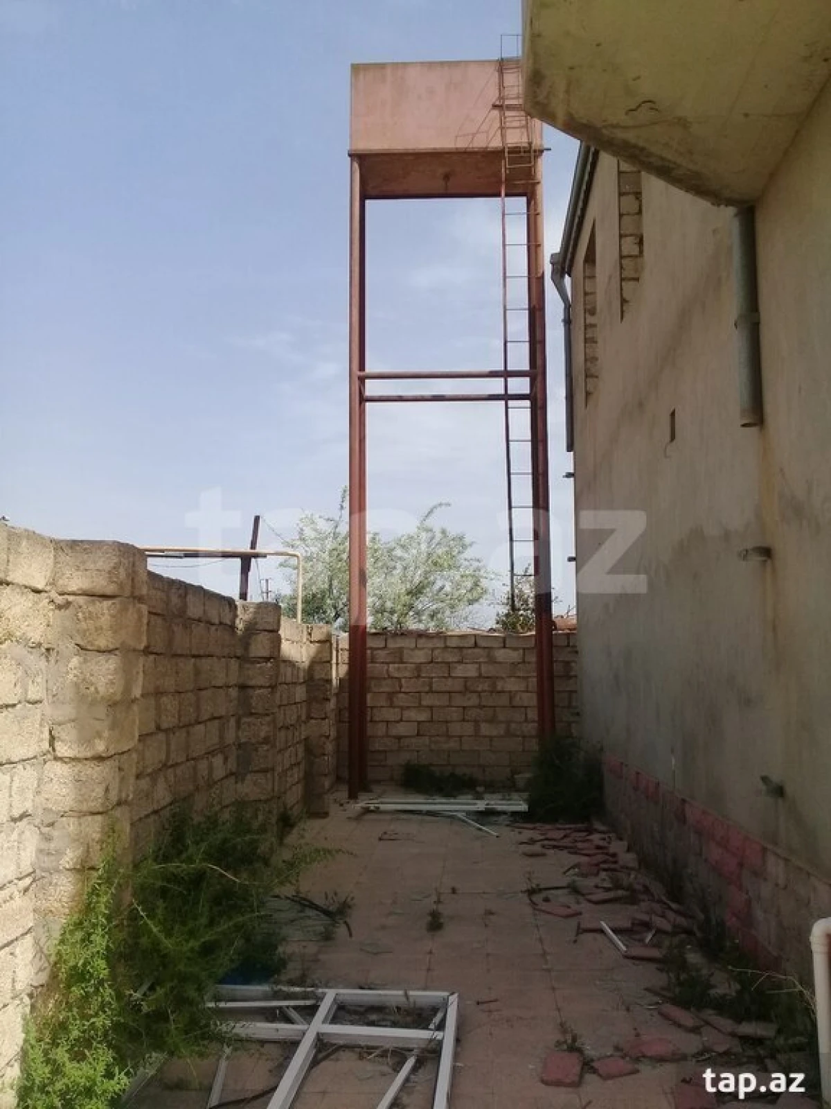 Satılır 5 otaqlı həyət evi