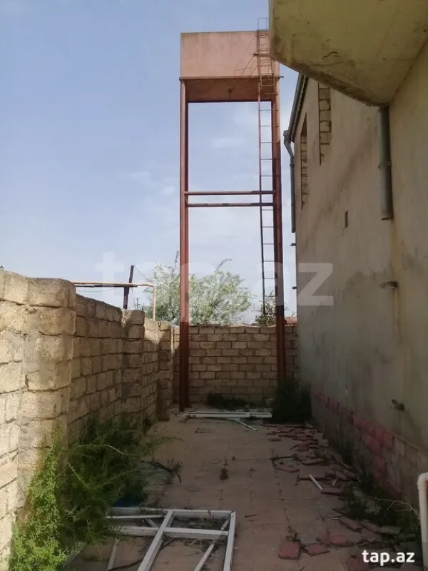 Satılır 5 otaqlı həyət evi