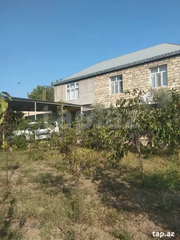 Satılır 7 otaqlı həyət evi 150 m²