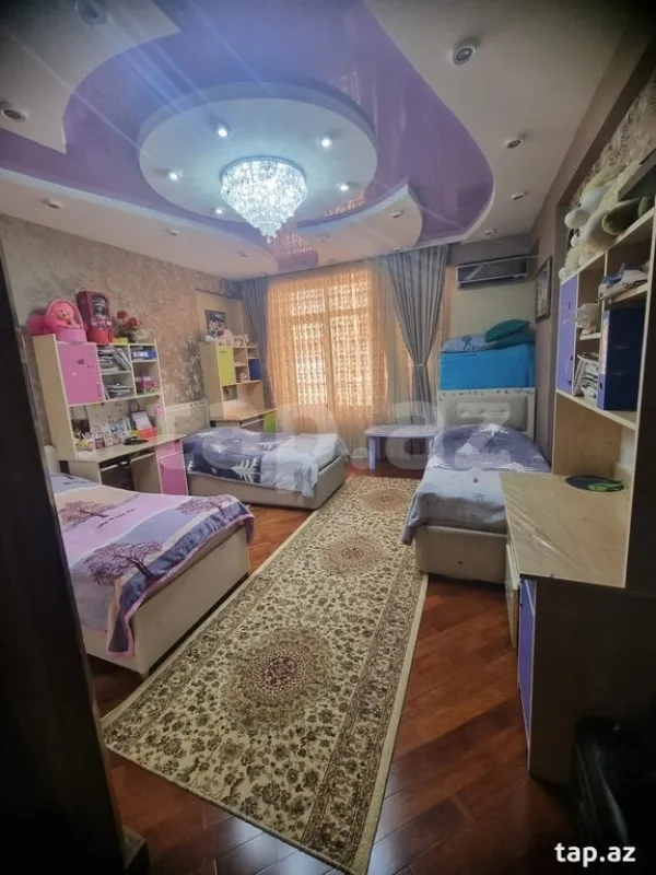 Satılır 3 otaqlı yeni tikili 131 m²