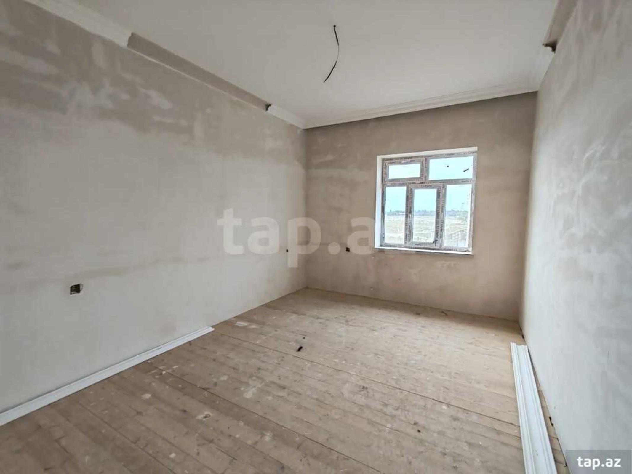 Satılır 7 otaqlı həyət evi