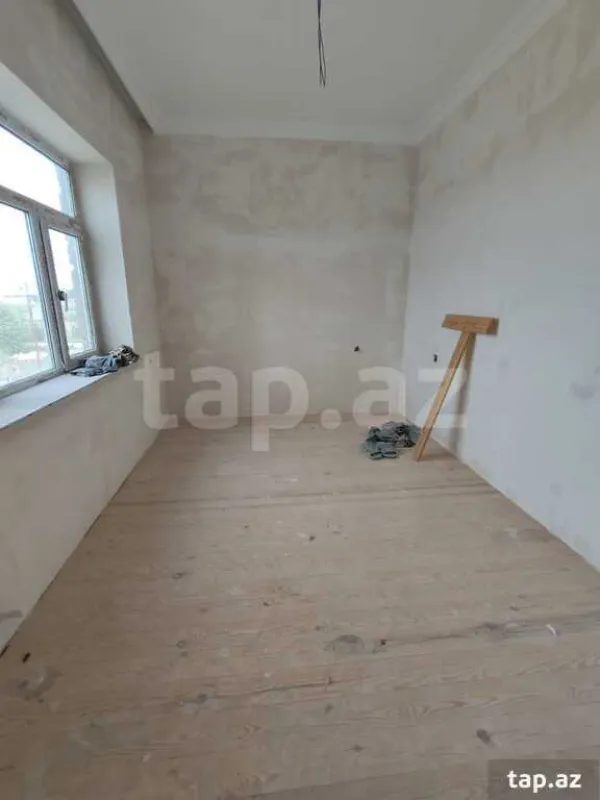 Satılır 7 otaqlı həyət evi