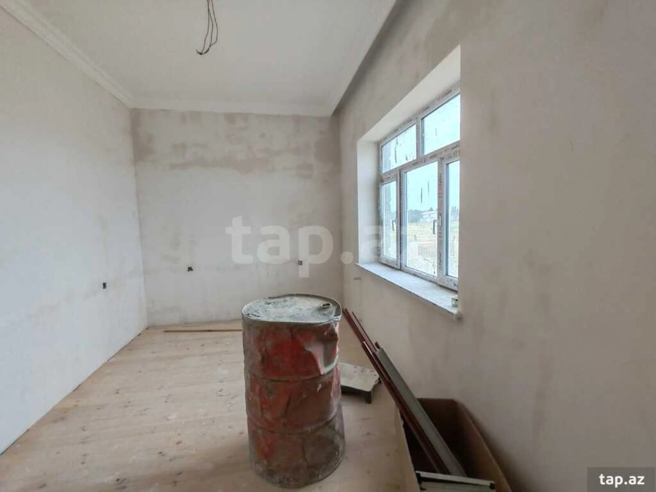 Satılır 7 otaqlı həyət evi