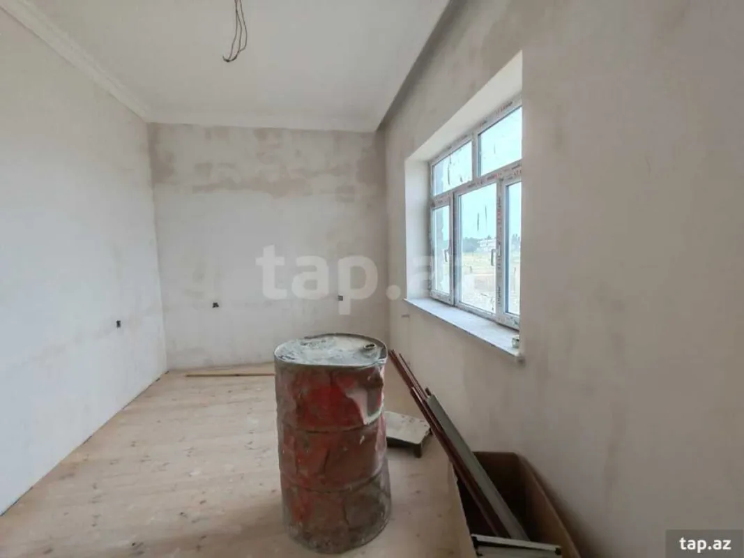 Satılır 7 otaqlı həyət evi