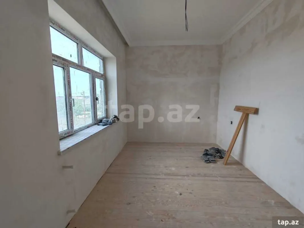 Satılır 7 otaqlı həyət evi