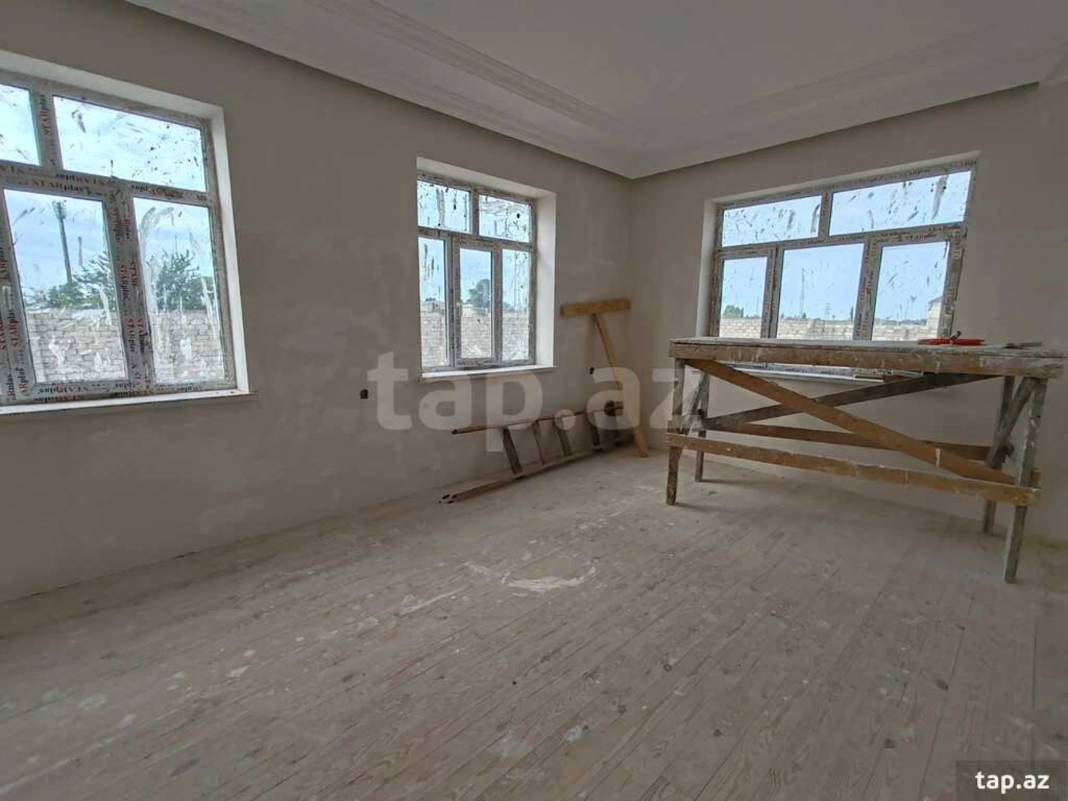 Satılır 7 otaqlı həyət evi