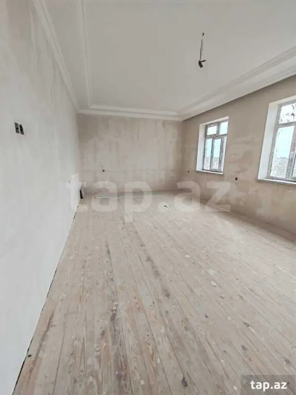 Satılır 7 otaqlı həyət evi