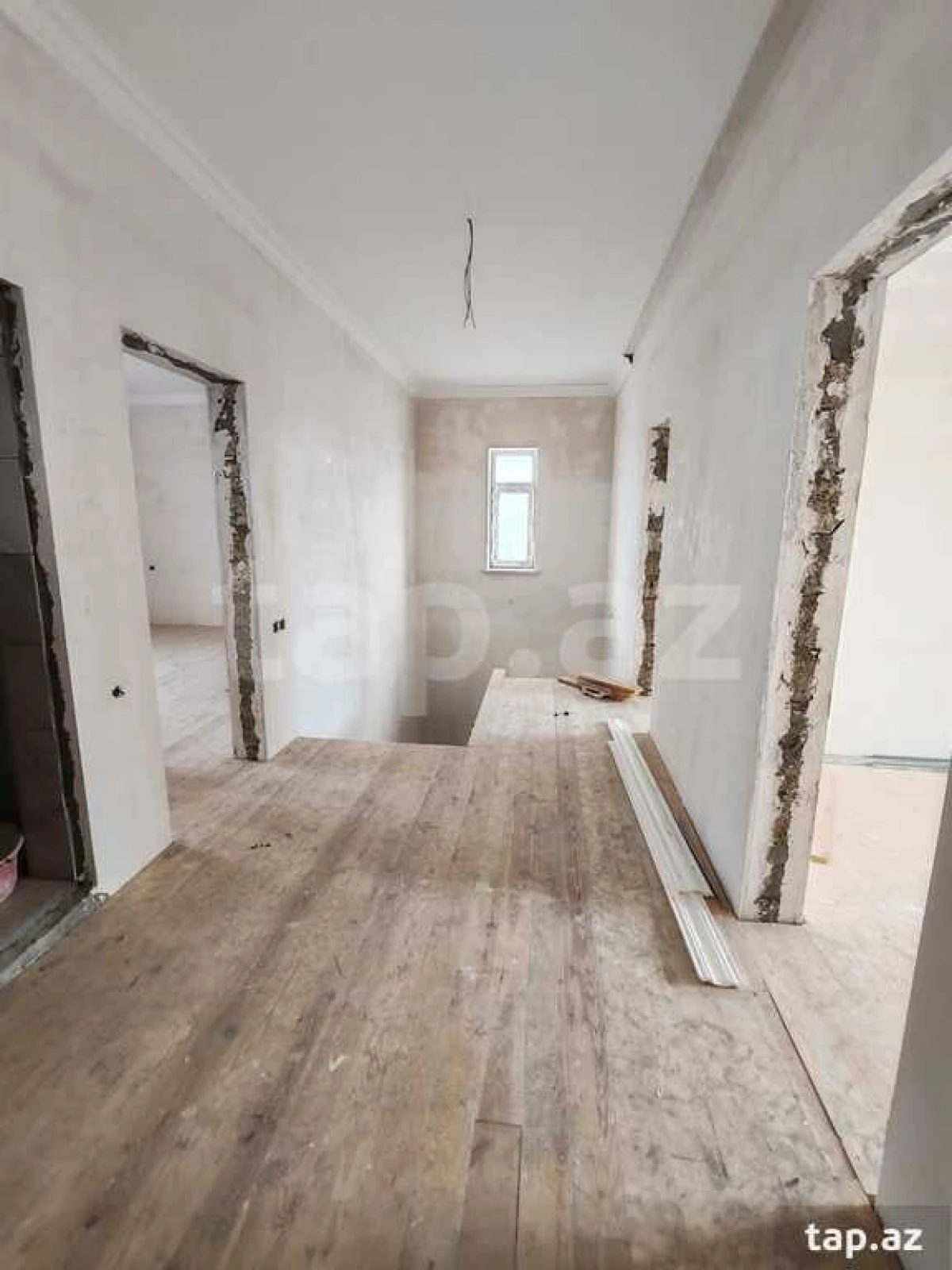 Satılır 7 otaqlı həyət evi