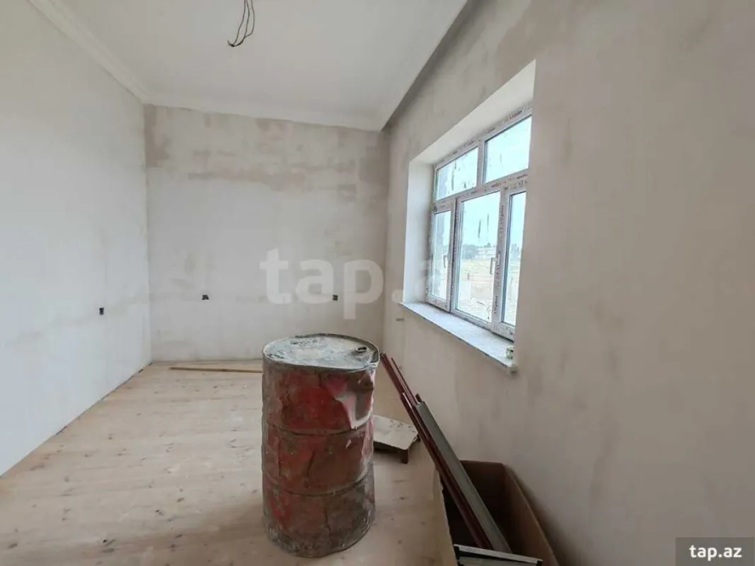 Satılır 7 otaqlı həyət evi