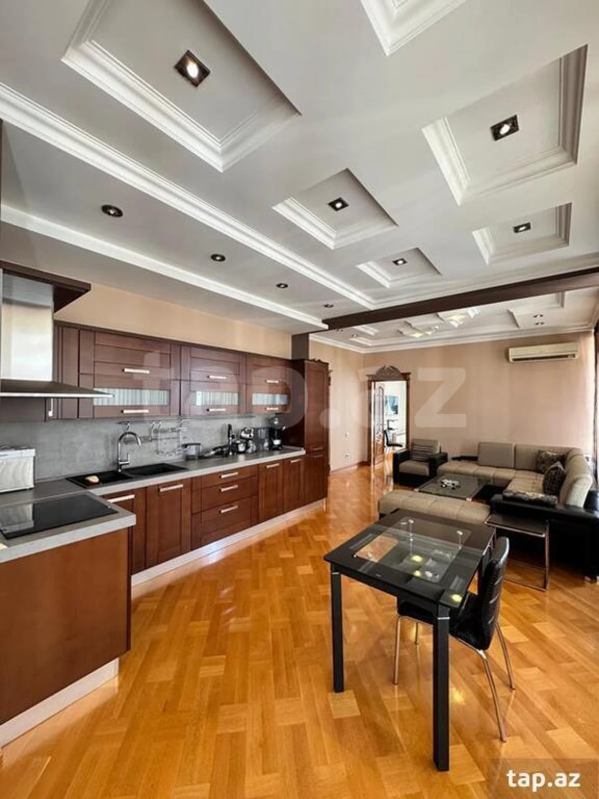 Satılır 6 otaqlı yeni tikili 560 m²