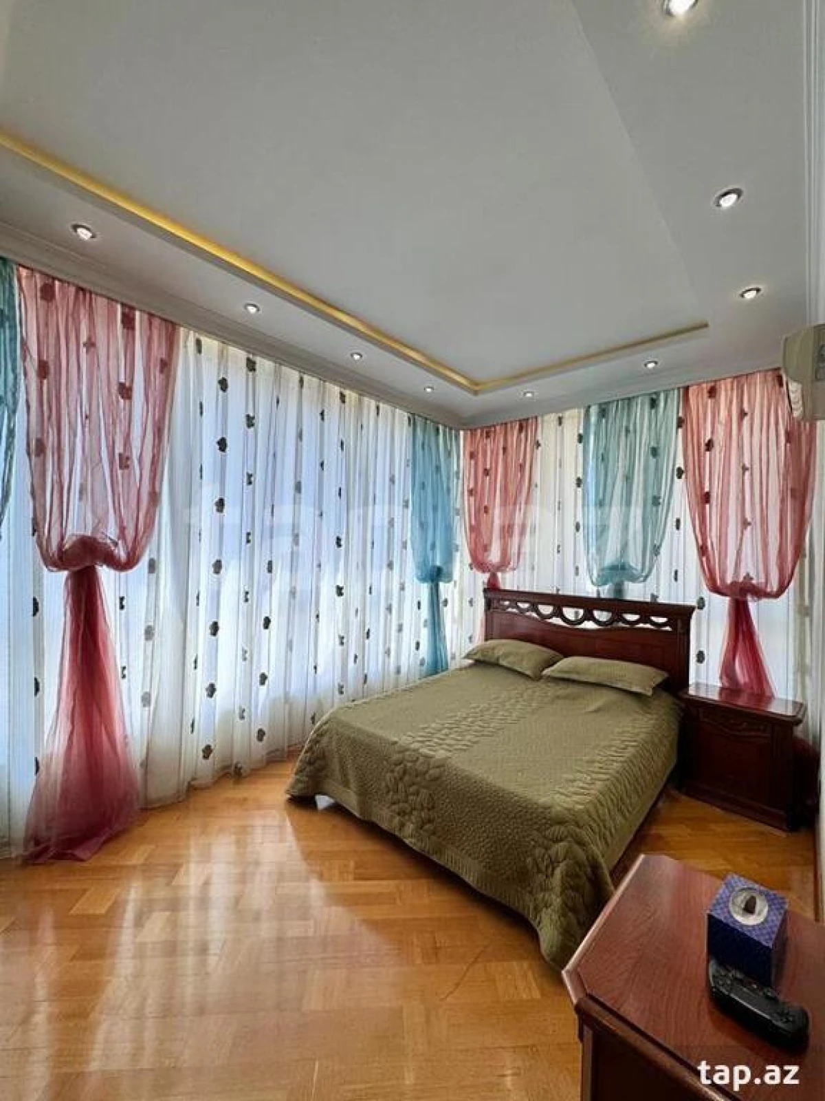 Satılır 6 otaqlı yeni tikili 560 m²