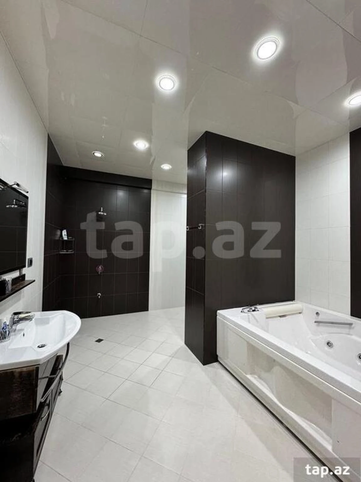 Satılır 6 otaqlı yeni tikili 560 m²