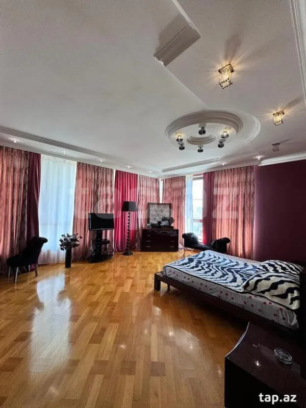 Satılır 6 otaqlı yeni tikili 560 m²