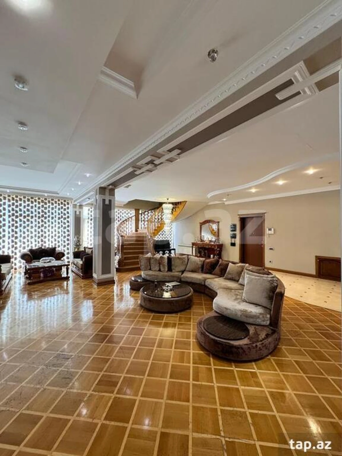 Satılır 6 otaqlı yeni tikili 560 m²