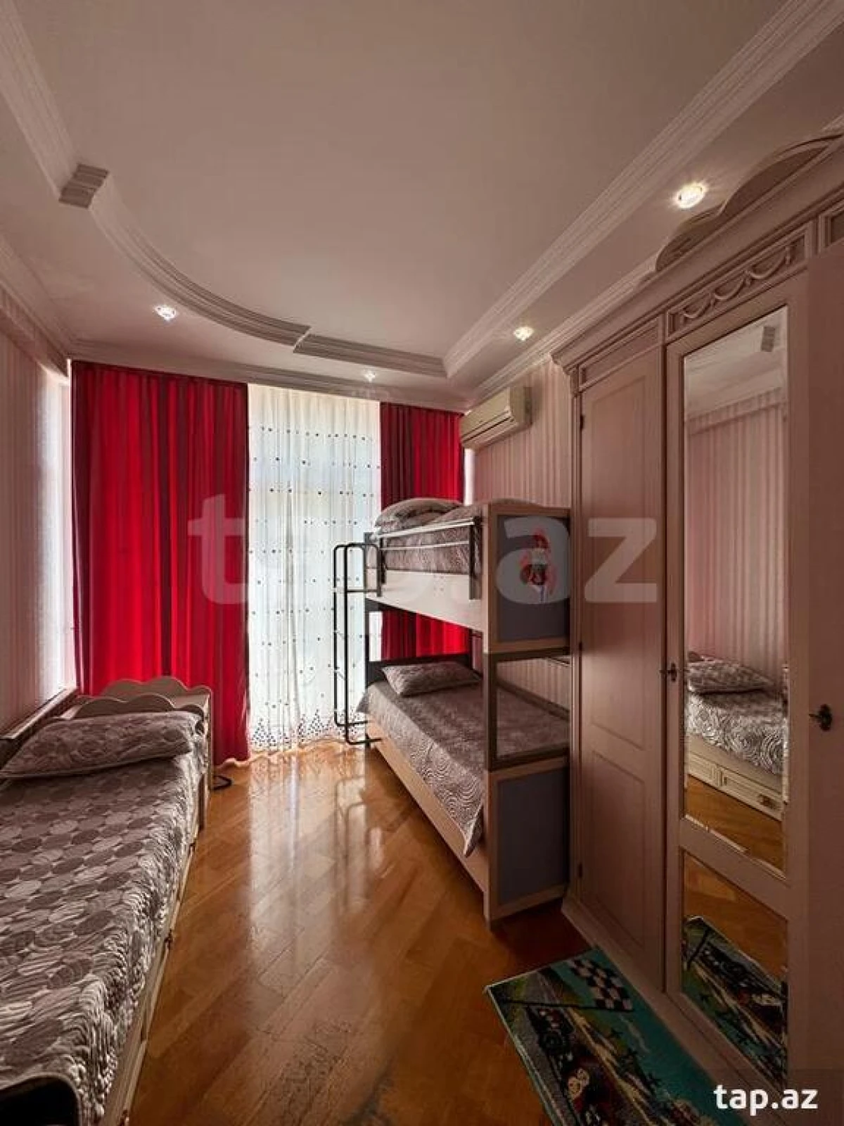 Satılır 6 otaqlı yeni tikili 560 m²