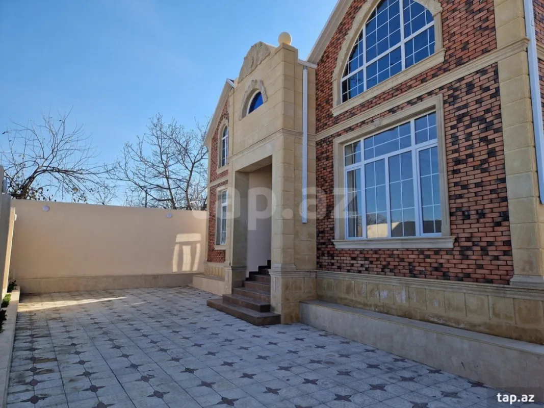 Satılır 4 otaqlı həyət evi