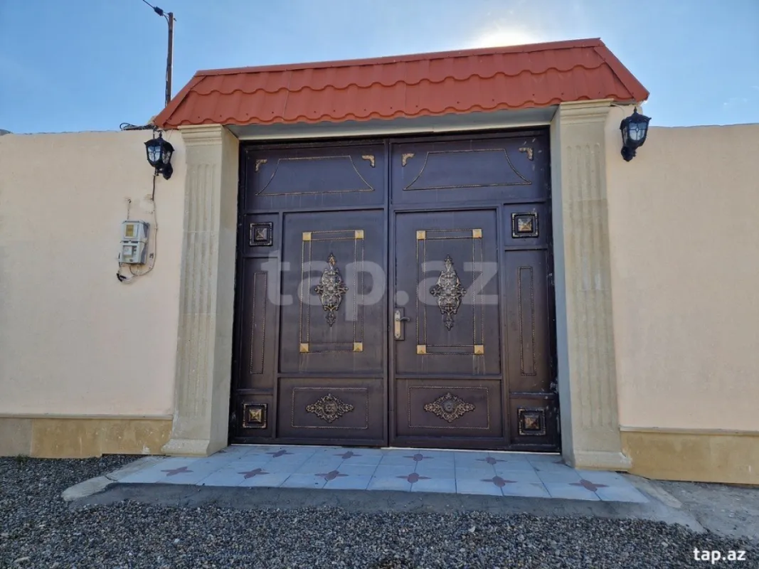 Satılır 4 otaqlı həyət evi