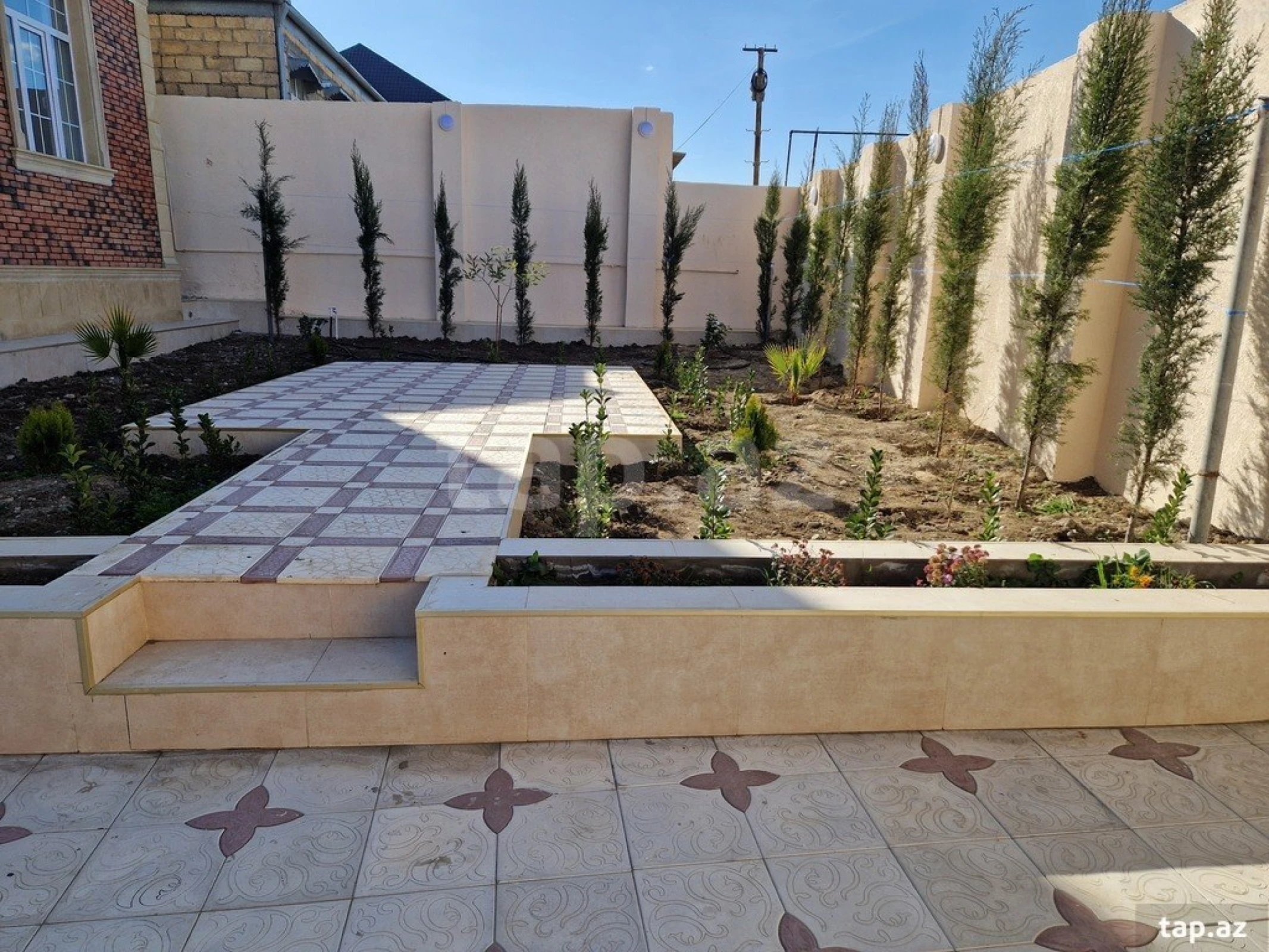Satılır 4 otaqlı həyət evi