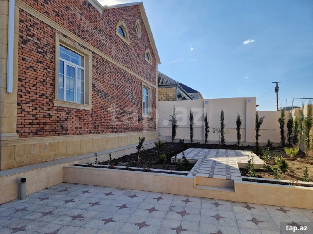 Satılır 4 otaqlı həyət evi