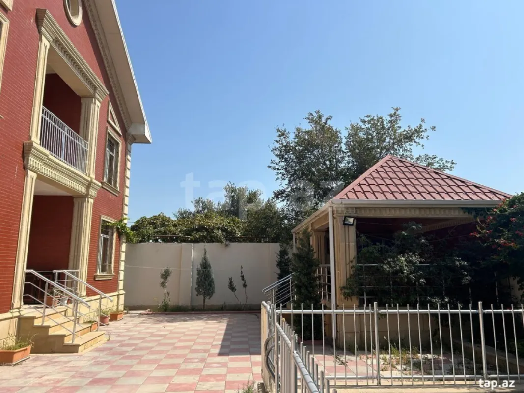 Satılır 6 otaqlı həyət evi 200 m²