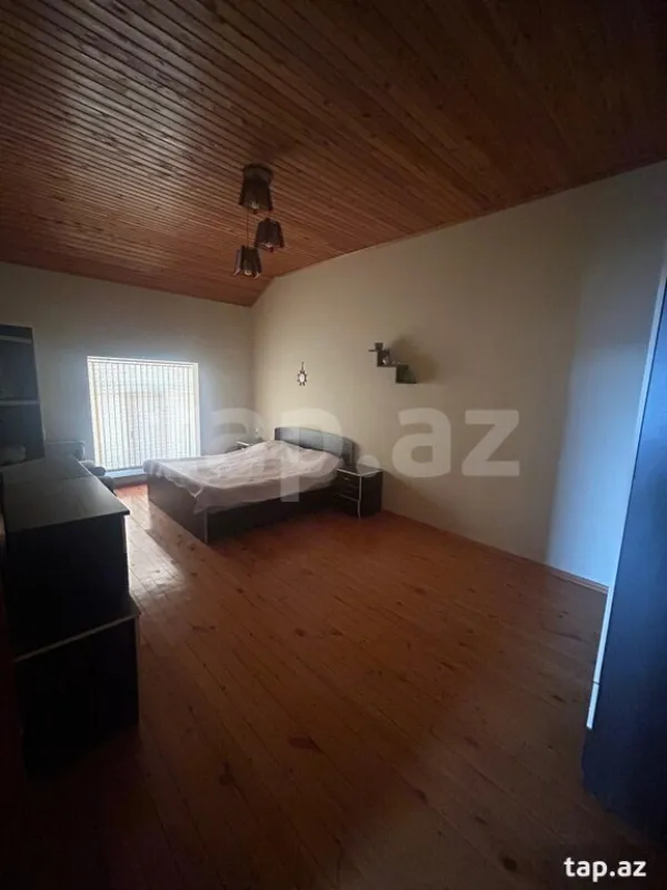 Satılır 6 otaqlı həyət evi 200 m²