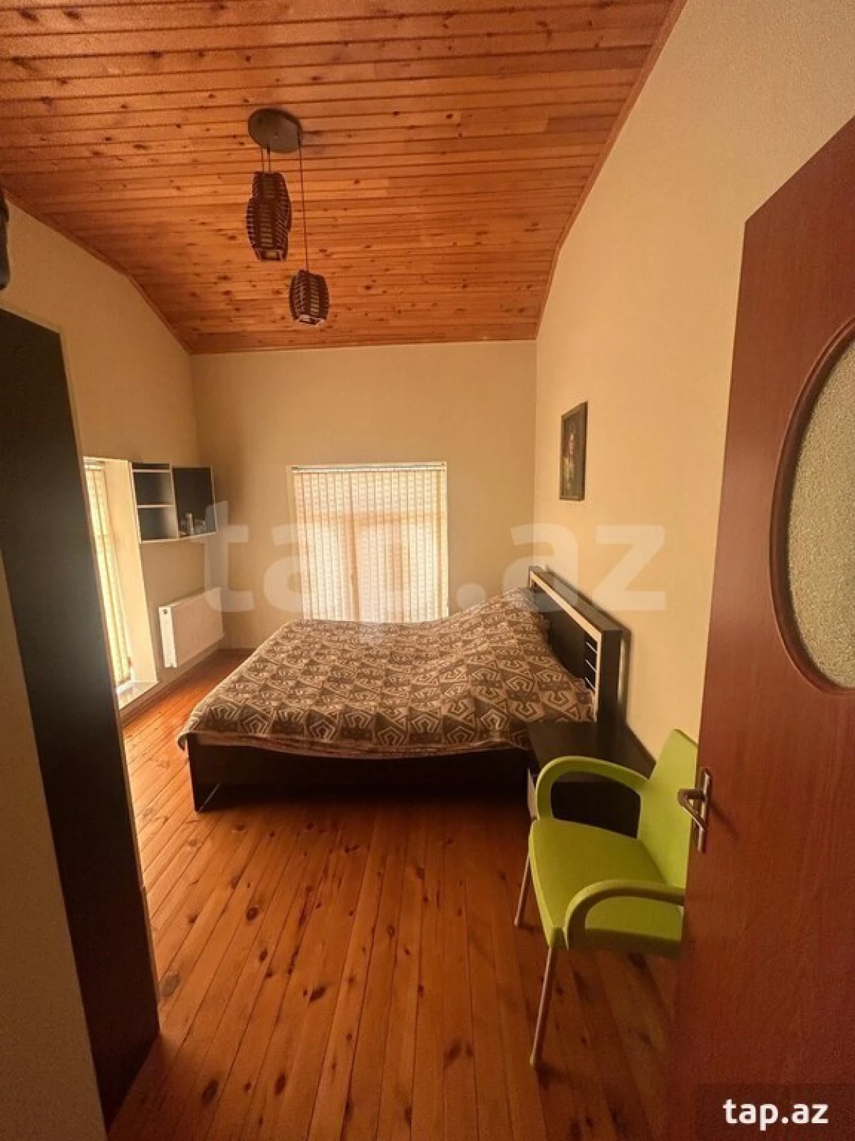 Satılır 6 otaqlı həyət evi 200 m²