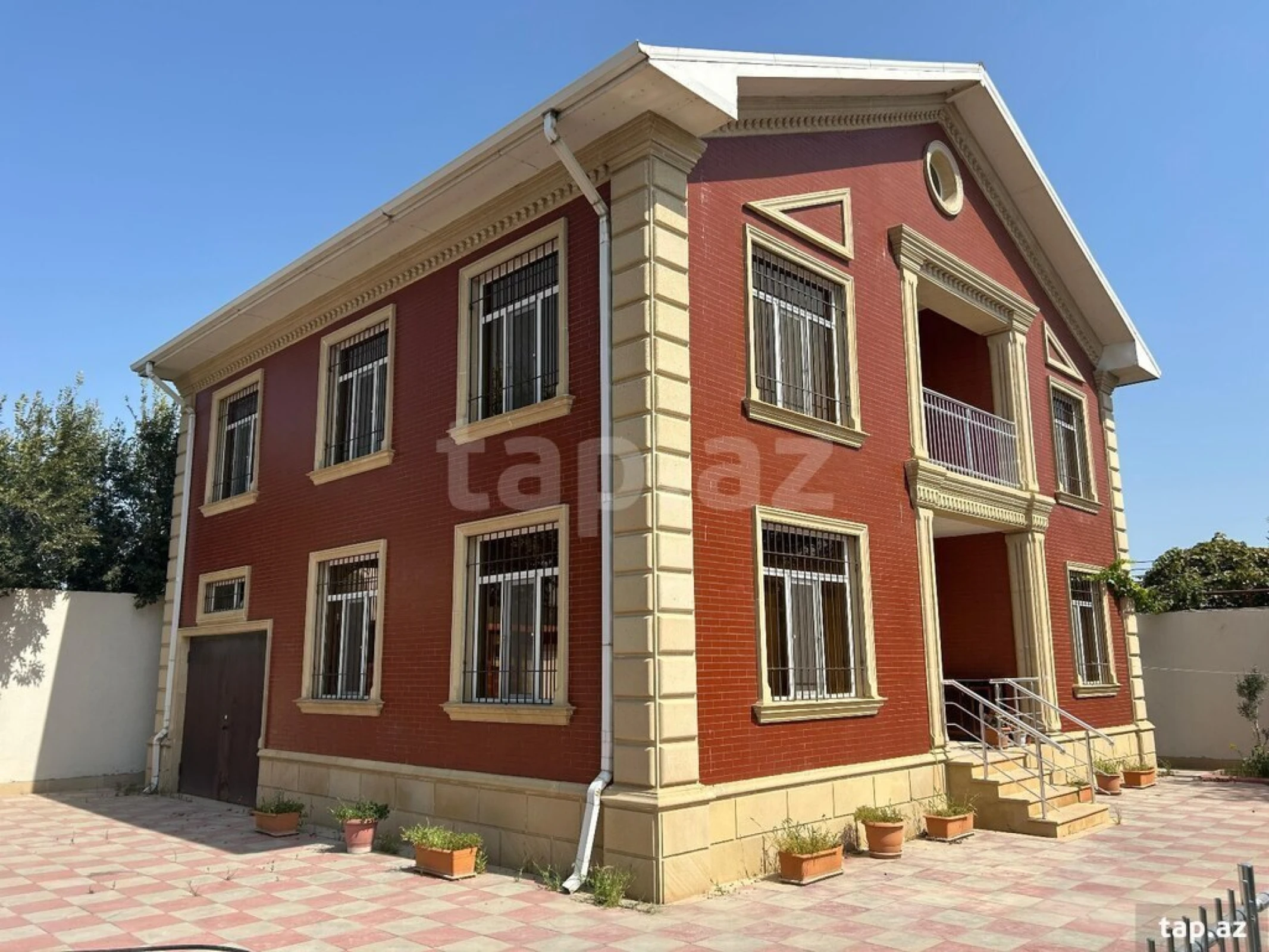 Satılır 6 otaqlı həyət evi 200 m²
