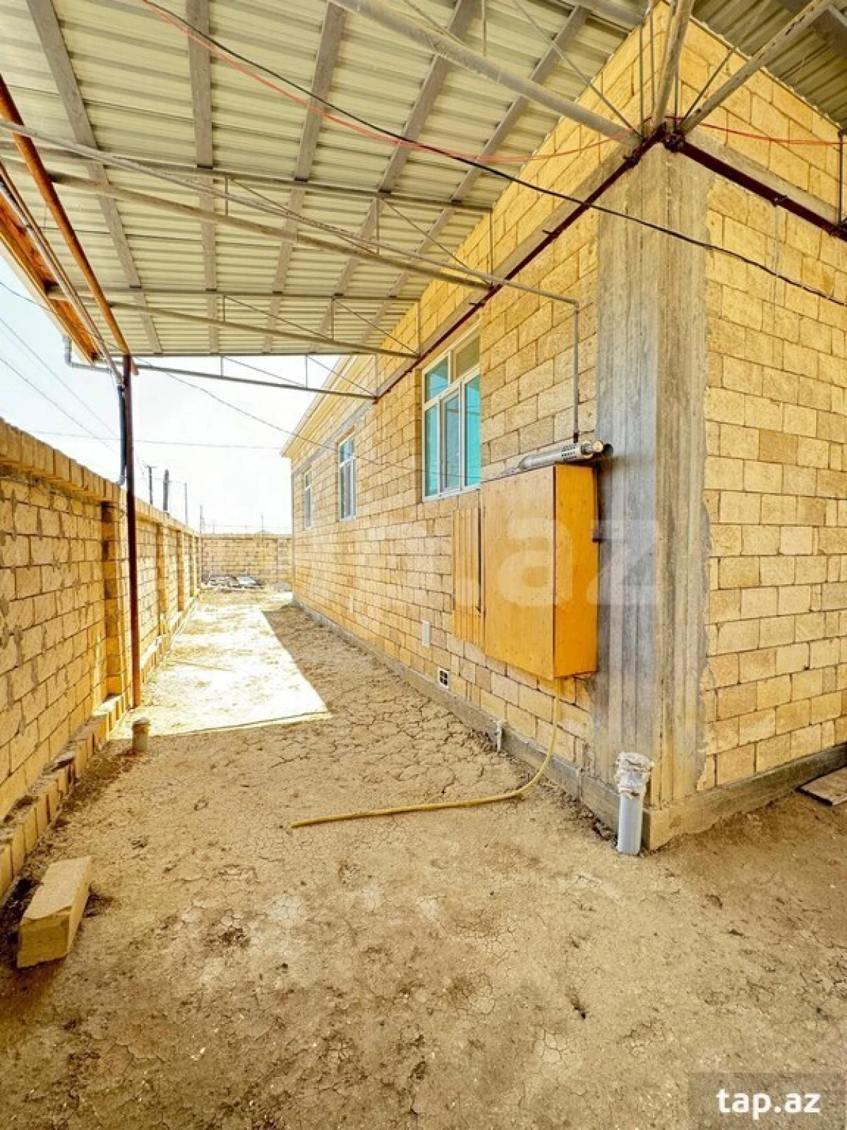 Satılır 4 otaqlı həyət evi