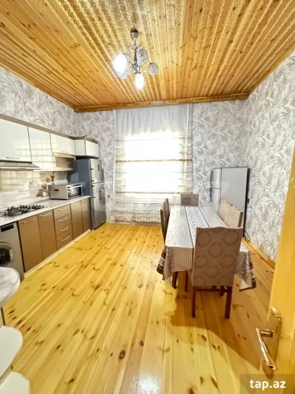 Satılır 4 otaqlı həyət evi