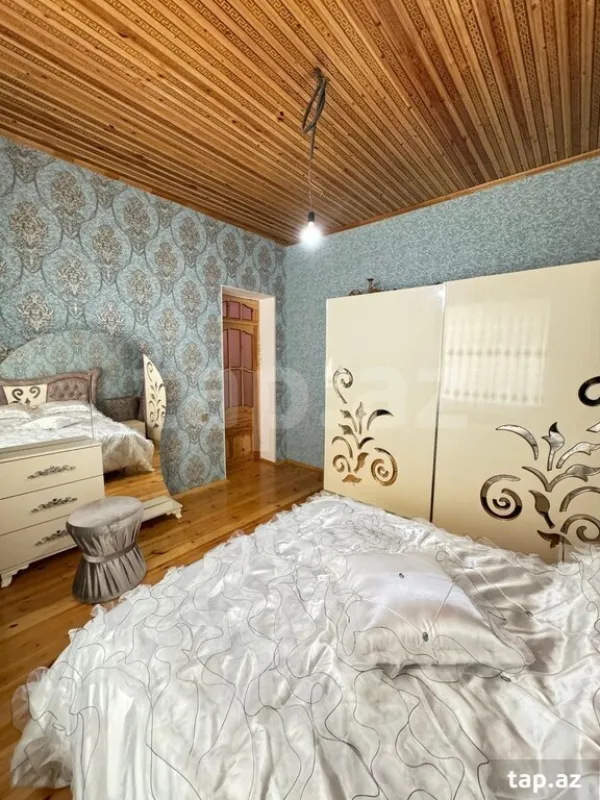 Satılır 4 otaqlı həyət evi