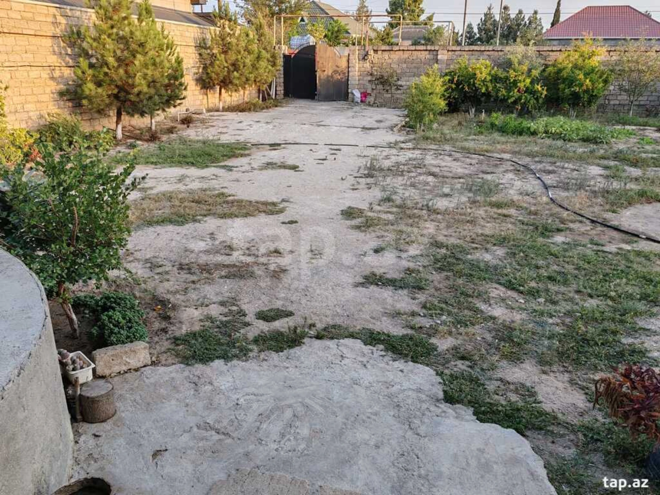 Satılır 6 otaqlı həyət evi