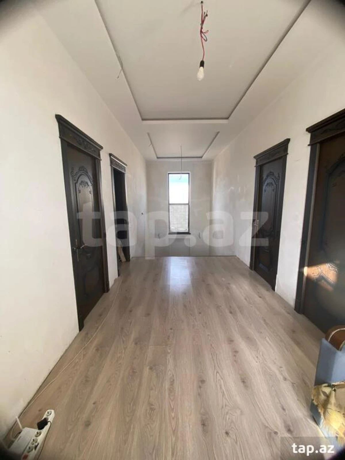 Satılır 6 otaqlı həyət evi