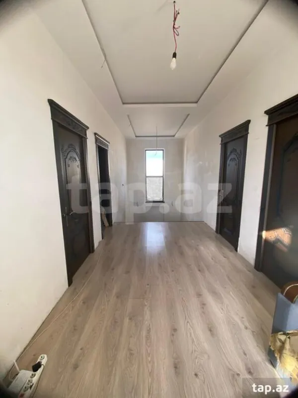 Satılır 6 otaqlı həyət evi
