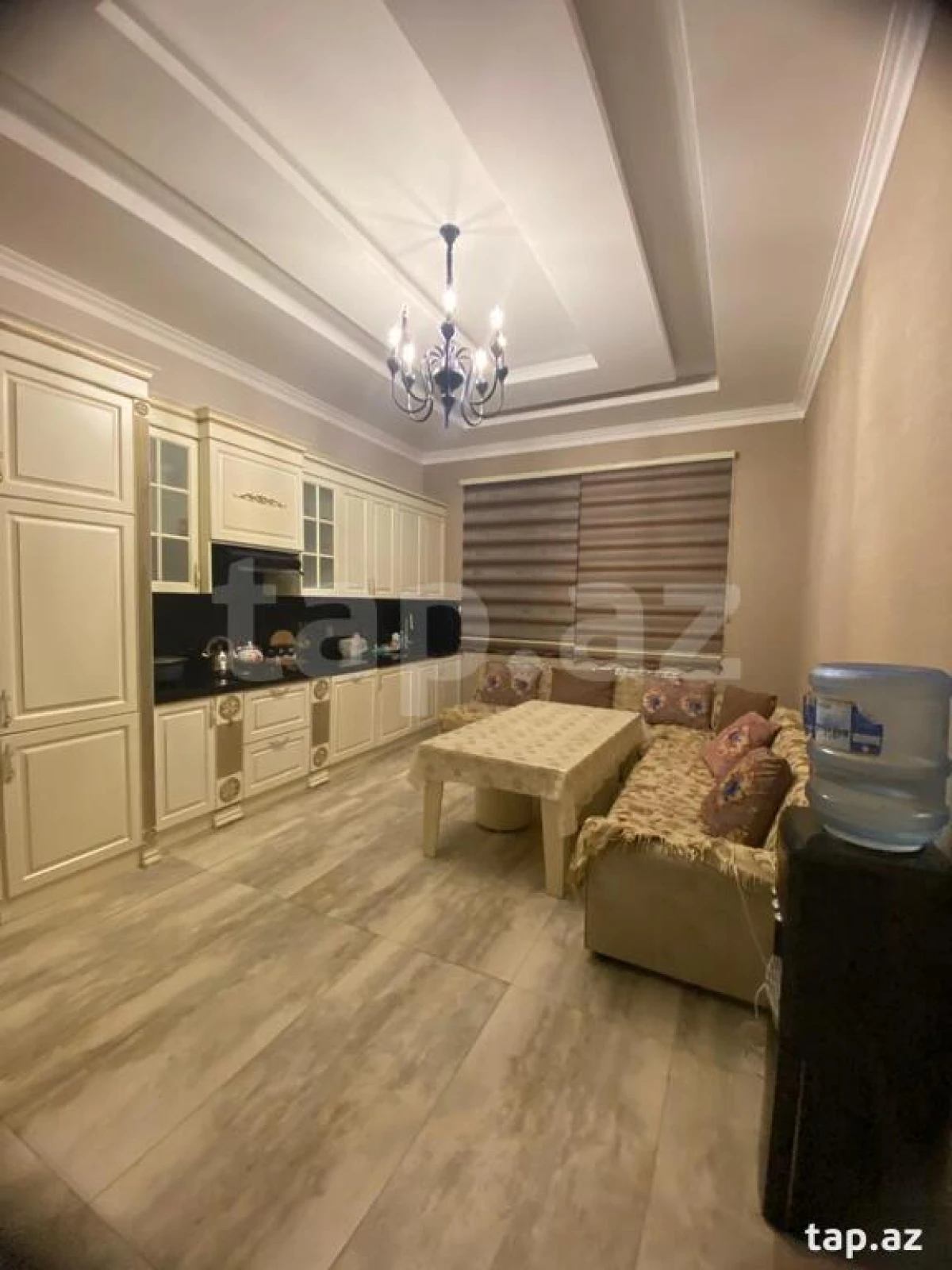 Satılır 6 otaqlı həyət evi