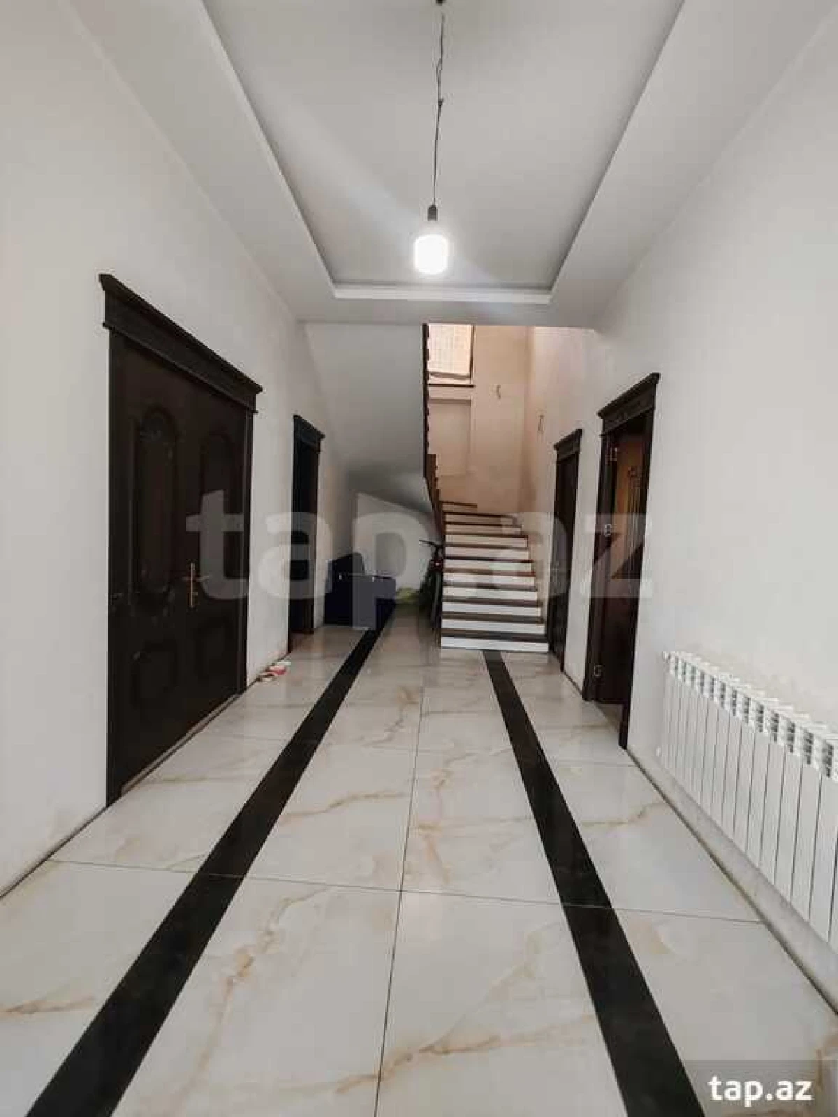 Satılır 6 otaqlı həyət evi