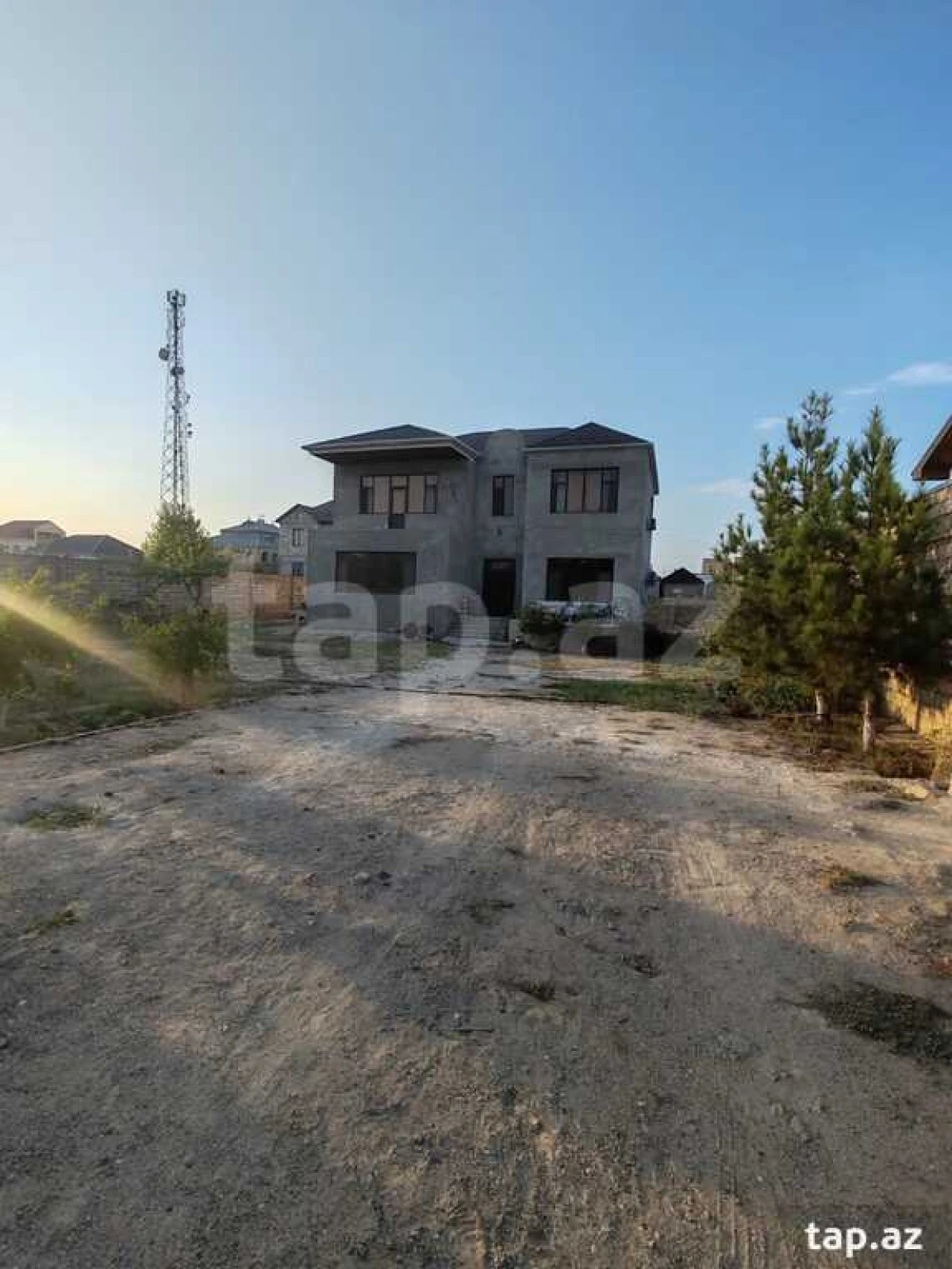 Satılır 6 otaqlı həyət evi