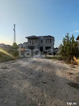 Satılır 6 otaqlı həyət evi