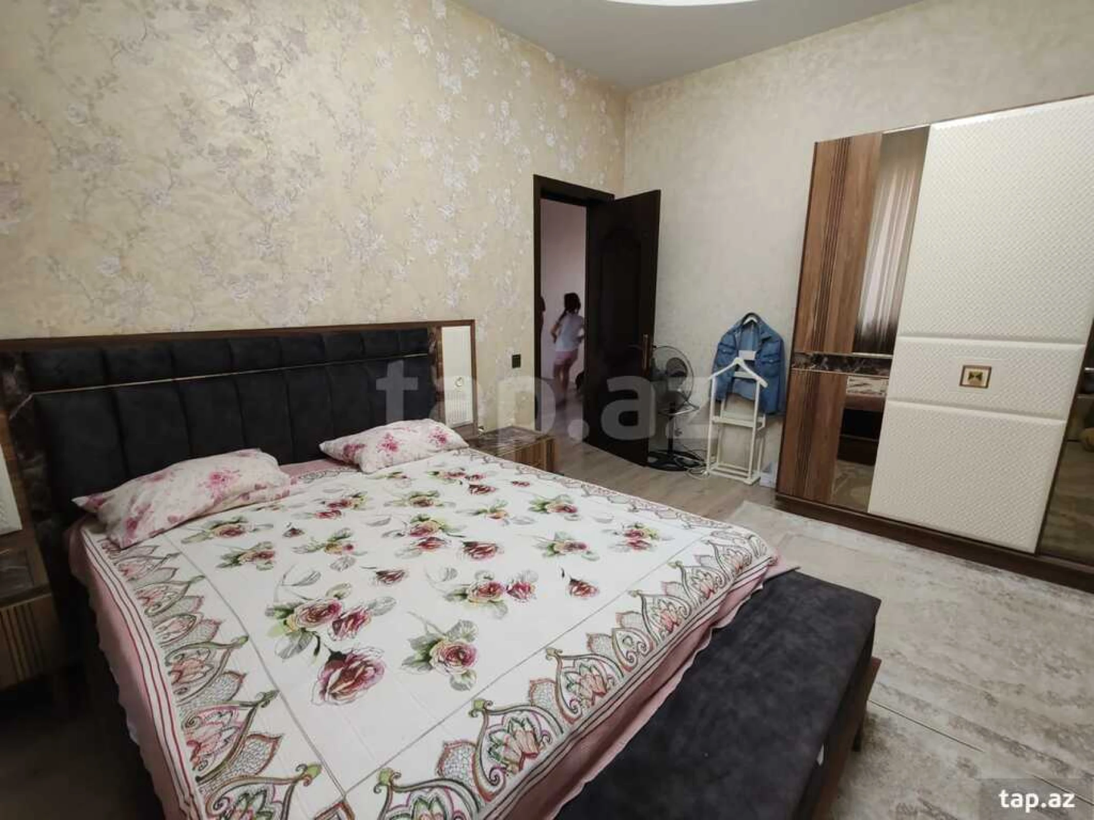 Satılır 6 otaqlı həyət evi