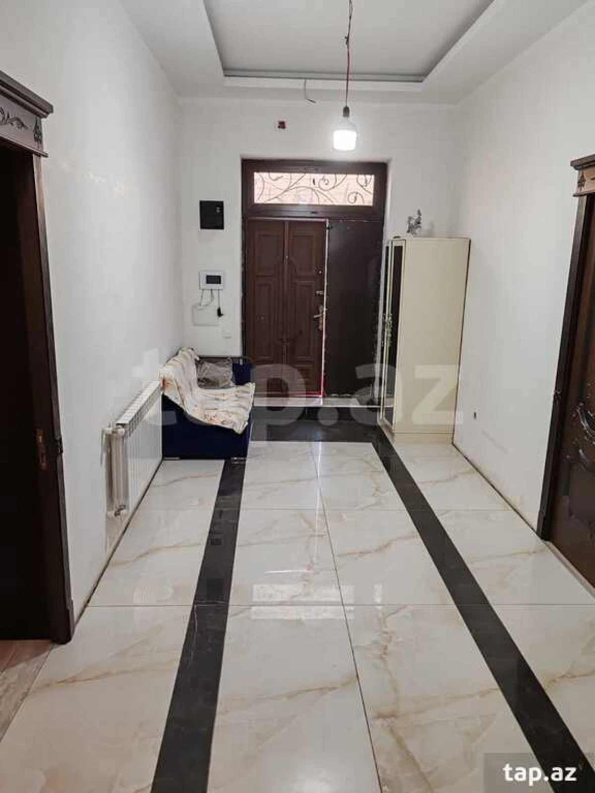 Satılır 6 otaqlı həyət evi