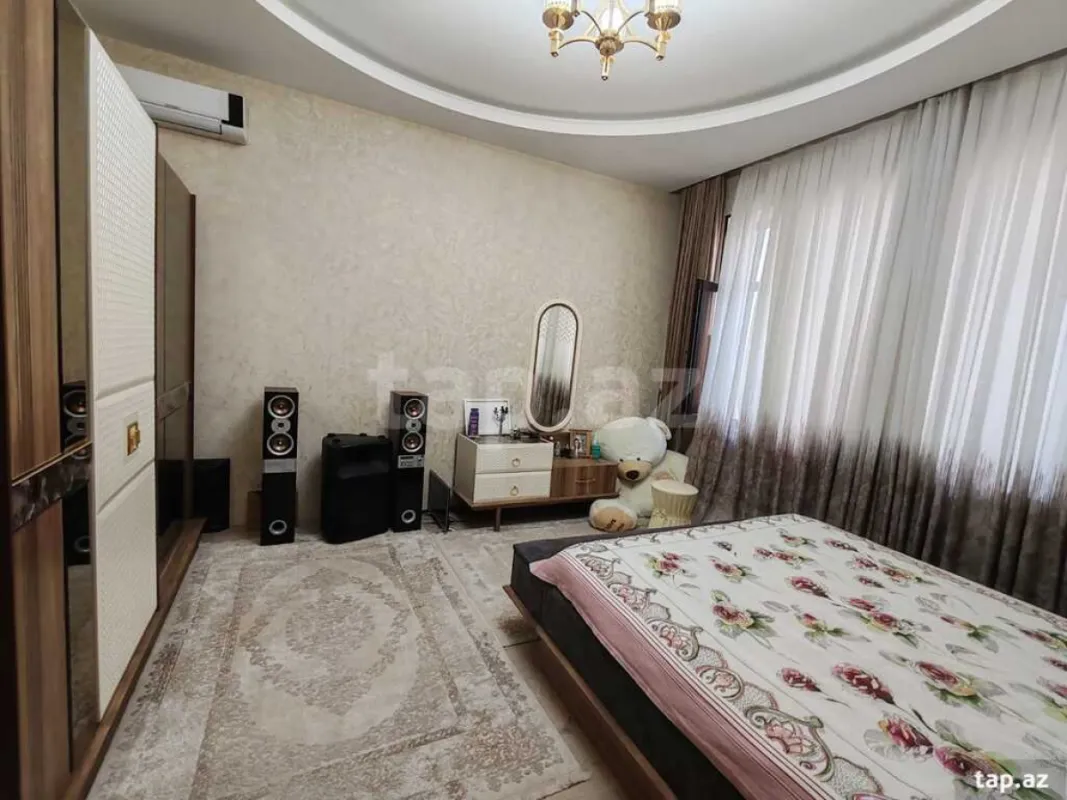 Satılır 6 otaqlı həyət evi