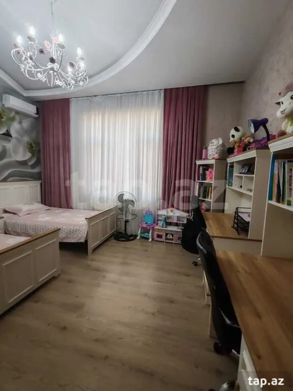 Satılır 6 otaqlı həyət evi