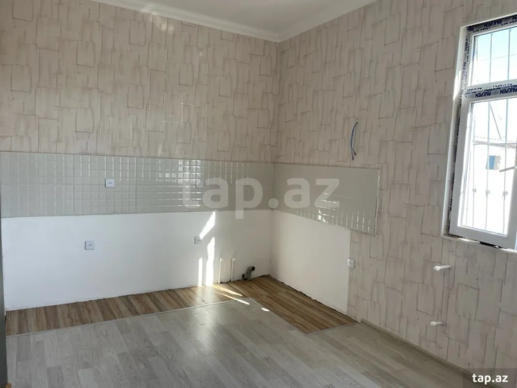 Satılır 4 otaqlı həyət evi